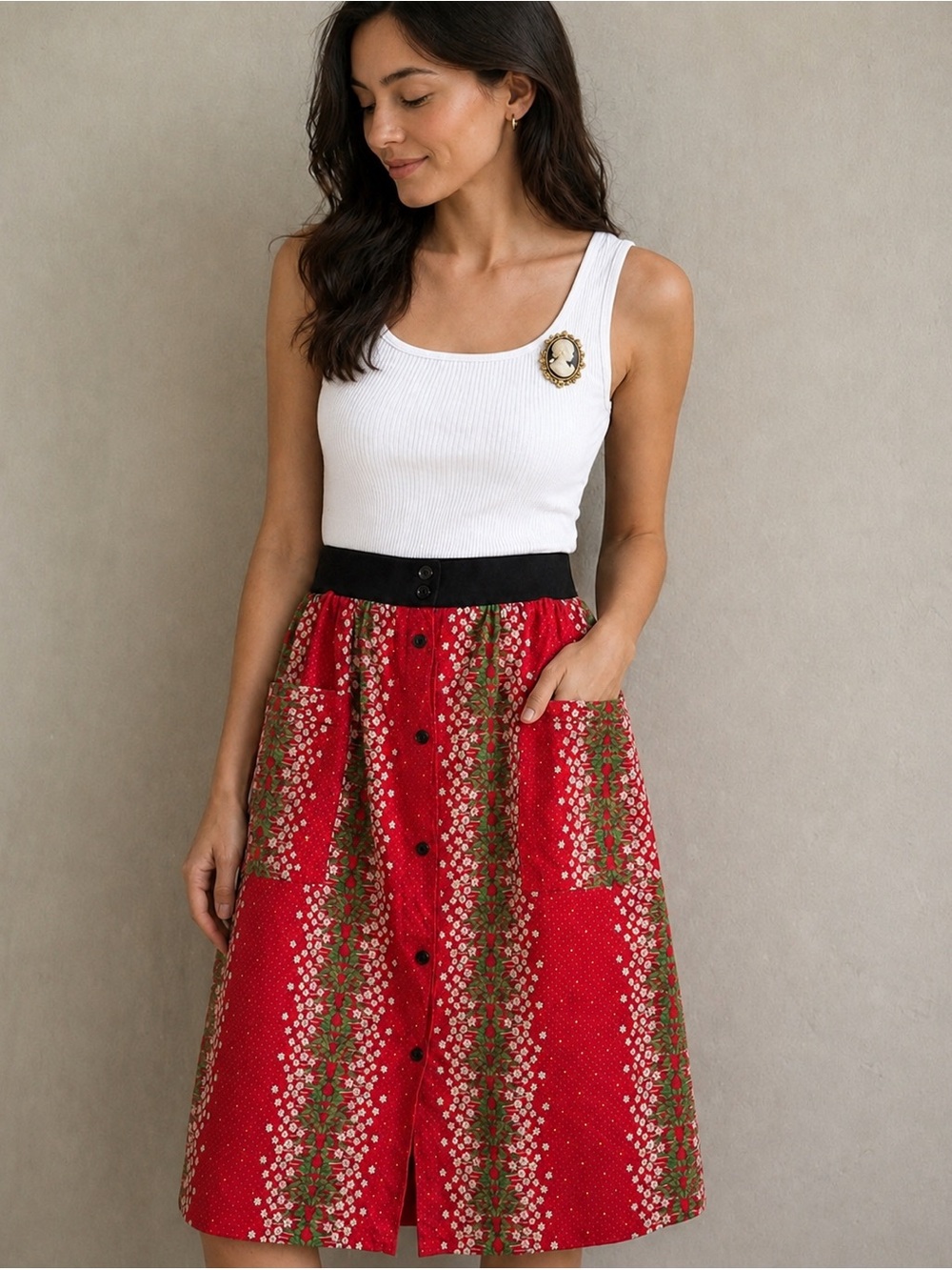 Vintage 70s Cotton Skirt | Elastic Waist Patch Pockets and Front Snaps Closure